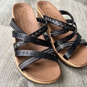 SKECHERS Cali Cork Style Wedge Sandals (7, Black)